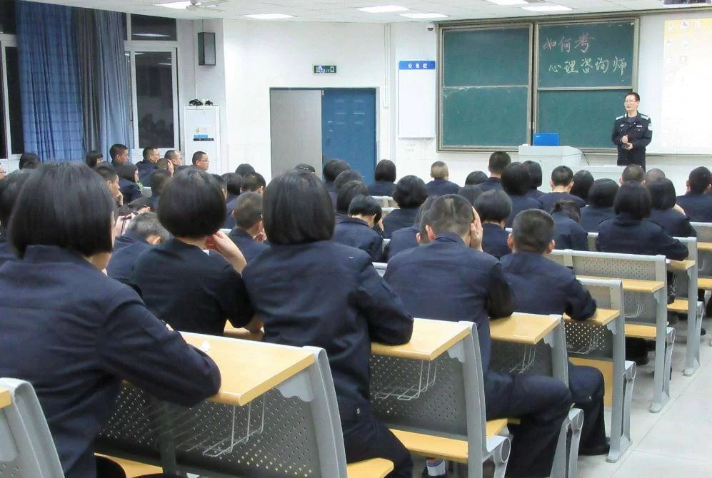 二本毕业做老师兼职、考公考研,好就业靠谱吗?