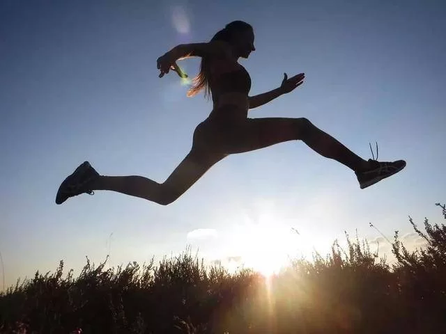 中年人晚上做什么副业好？下班后2小时轻松搞钱！