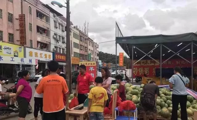 中山副业广场晚上摆摊卖什么好，下班后能做吗？
