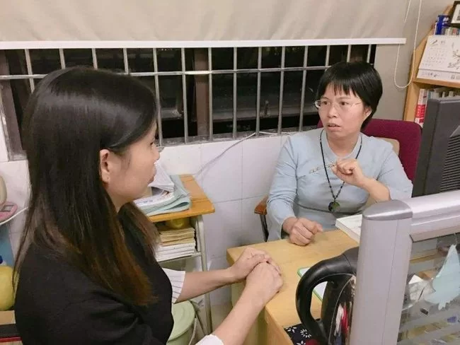 中年女性晚上做什么副业能赚钱又能提升自己呢？