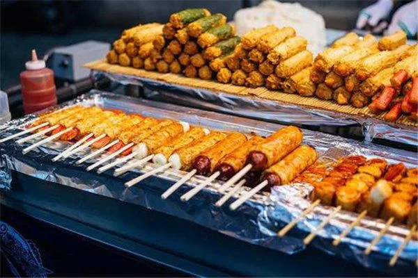 串珠摆摊和小吃摆摊，哪个副业更适合长期创业？