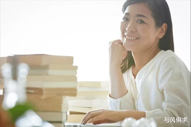 中年妇女搞啥副业好，学啥技能能工作自由？