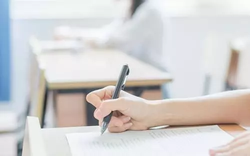 中专教师能做副业吗?业余时间搞点啥赚钱?