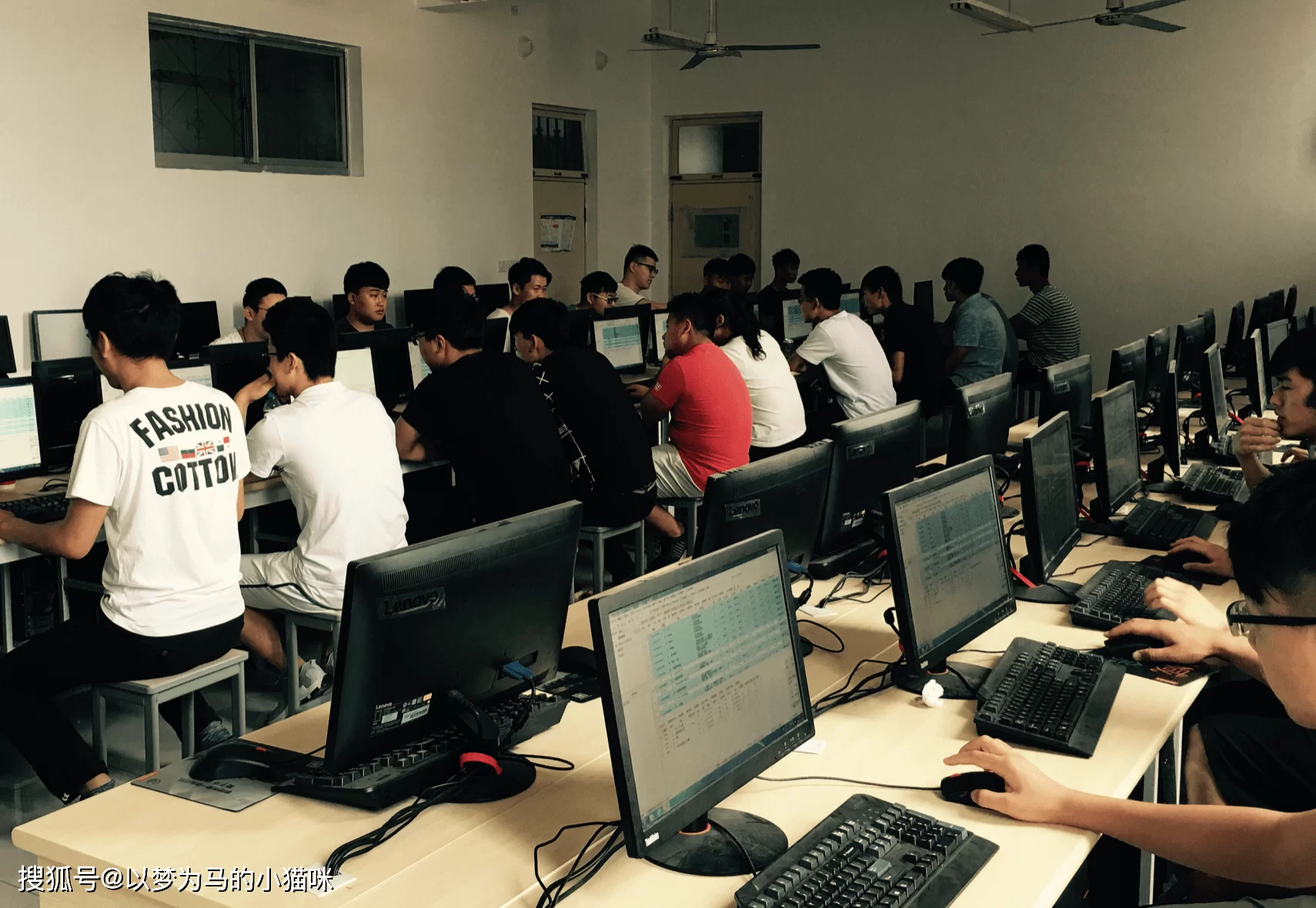 专科男生做什么兼职好?学啥专业更有前景?