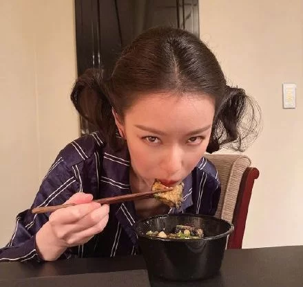 下班兼职卖臭豆腐咋样,摆摊一天能赚多少钱?