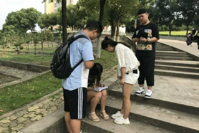 下岗熟女想兼职,有哪些靠谱又轻松的活儿呢?