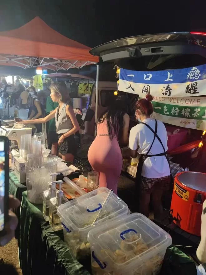 下夜班女性晚上适合摆摊做啥副业,一晚能挣200?
