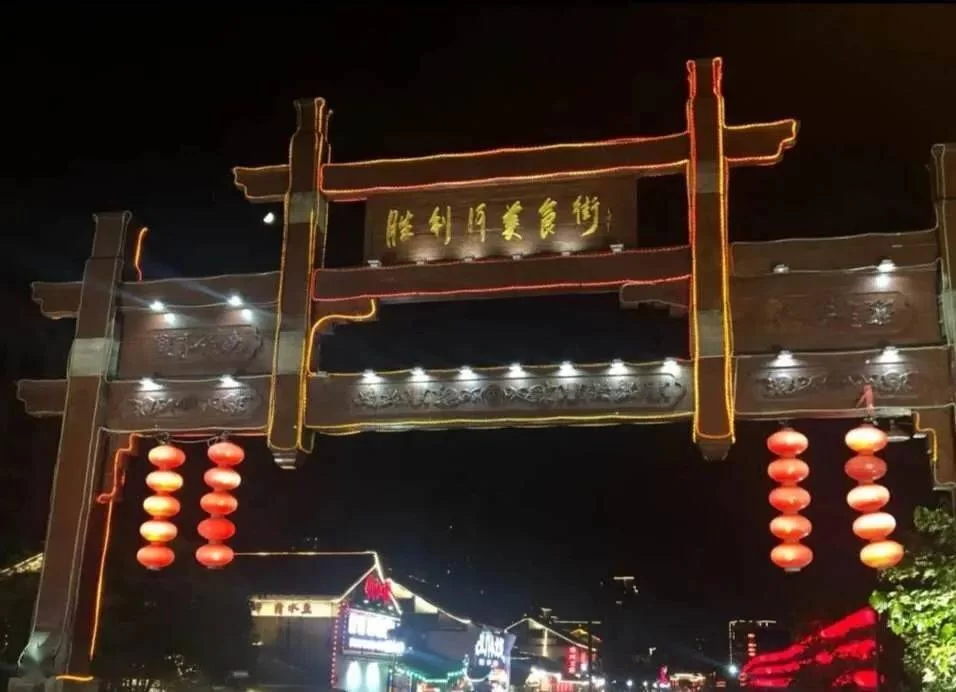 下班后副业夜市摆摊,一个人做啥赚钱轻松省心?