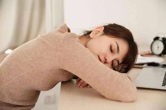 下午3点总犯困?兼职或签到表这样安排好吗?
