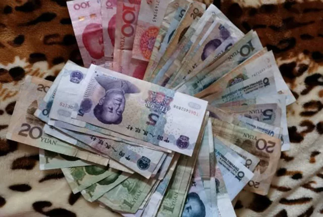 下班副业摆摊卖袜子，利润高好卖能赚钱吗？