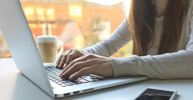 下班后做什么副业能挣钱？电脑操作副业轻松赚！