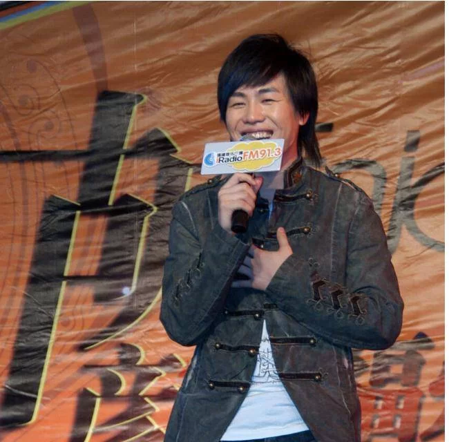 下海经商想搞副业，唱歌能做哪些来赚点外快呢？