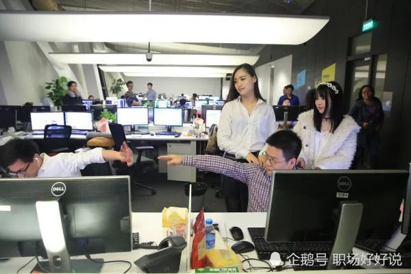 上班族女性闲时用电脑能做哪些副业没特长也行?