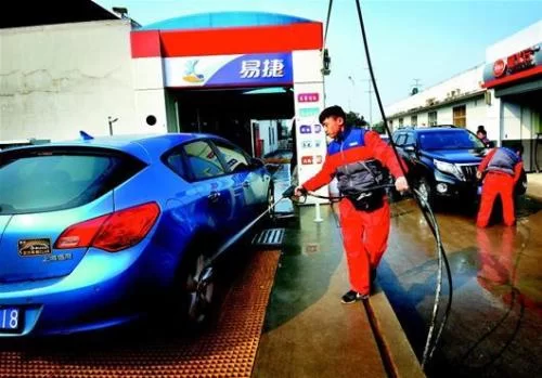 上班族兼职副业洗车,晚上2小时能赚多少钱?