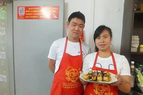 上班族下班后兼职副业,美食摆摊卖啥适合新手?