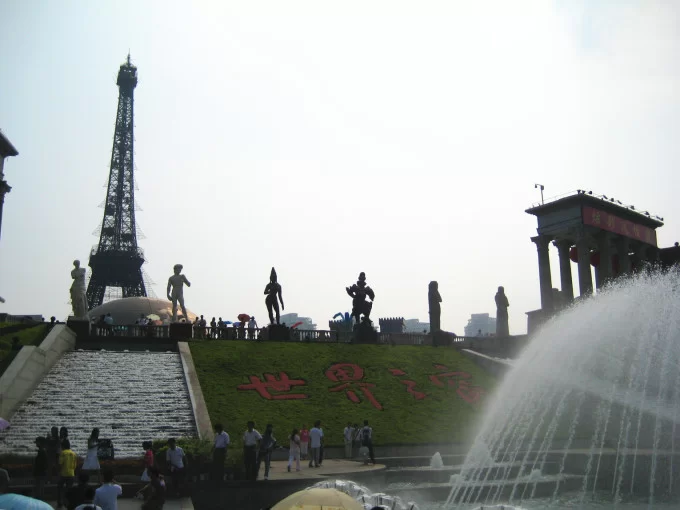 世界之窗有什么好玩的，和欢乐谷哪个更值得去？