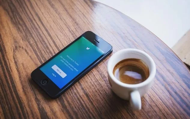 烂手机挂机会不会伤手机啊？真能赚到钱吗？