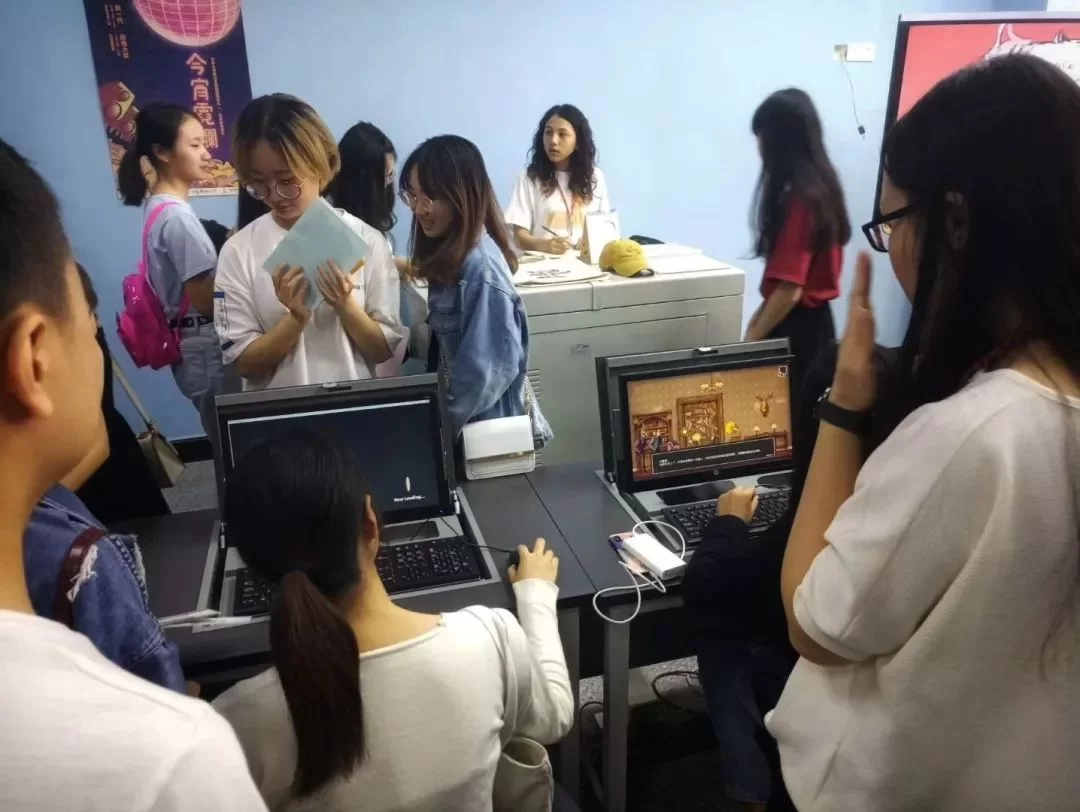 世新大学老师适合哪些副业，晚上两三小时闷声赚钱靠谱？