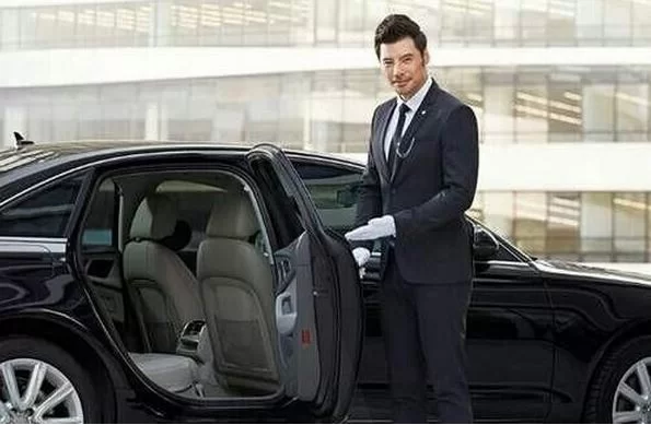 专车兼职司机选滴滴还是哪个好，一天能赚多少钱，条件难不难？