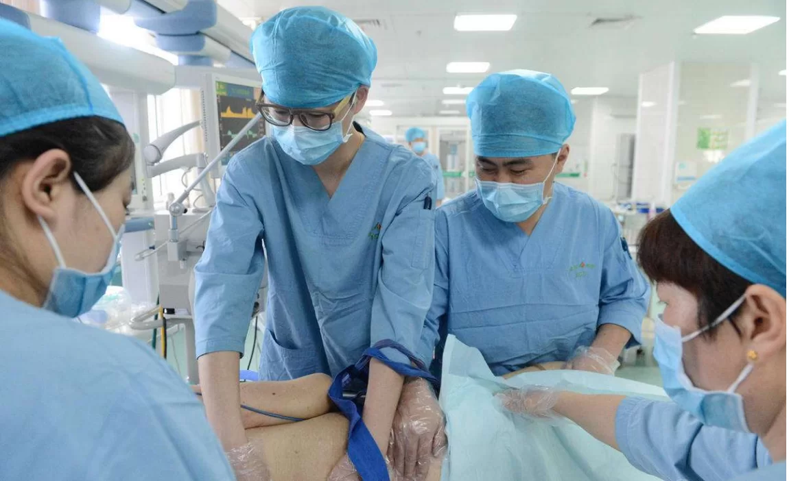 专科护理副业推荐该怎么选？专科男护理就业前景到底好不好？