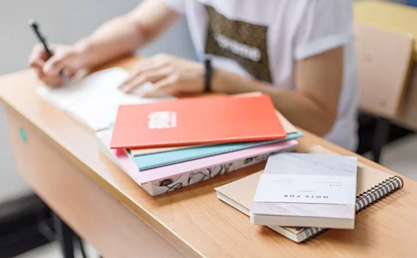 专本连读教师、京东众包、滴滴司机兼职怎么做，在家能做吗？