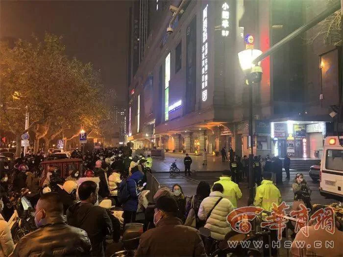 下沙酒吧兼职晚上两三个小时靠谱吗?年轻人做副业时薪一般多少?