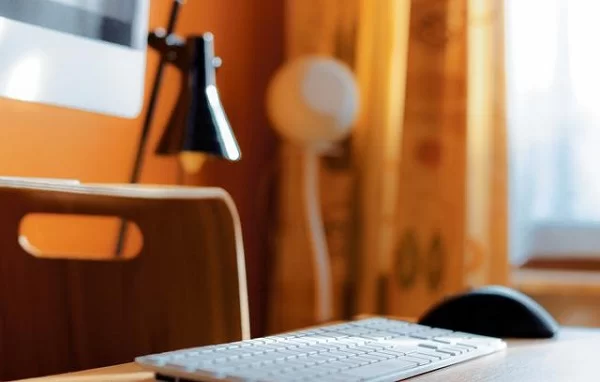 不用出镜的副业，女性上班族能做哪些简单易上手赚钱的？