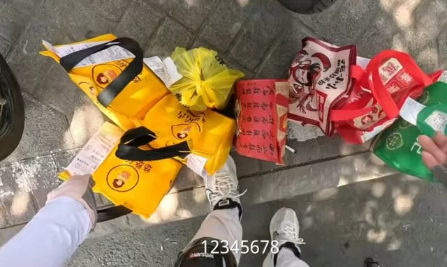 下雨天想兼职送外卖,这些方法能让你不淋雨还多赚钱吗?