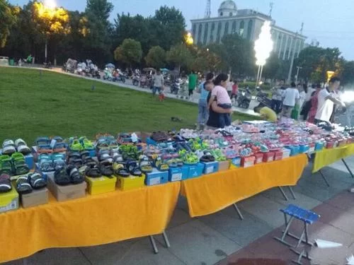 下班摆摊做啥副业能赚钱,还不用花太多时间,适合新手?