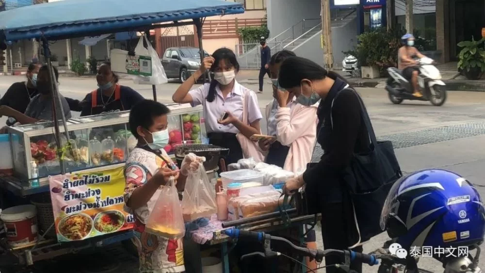 下班后摆摊,男生适合做什么副业比较受欢迎又容易赚钱?