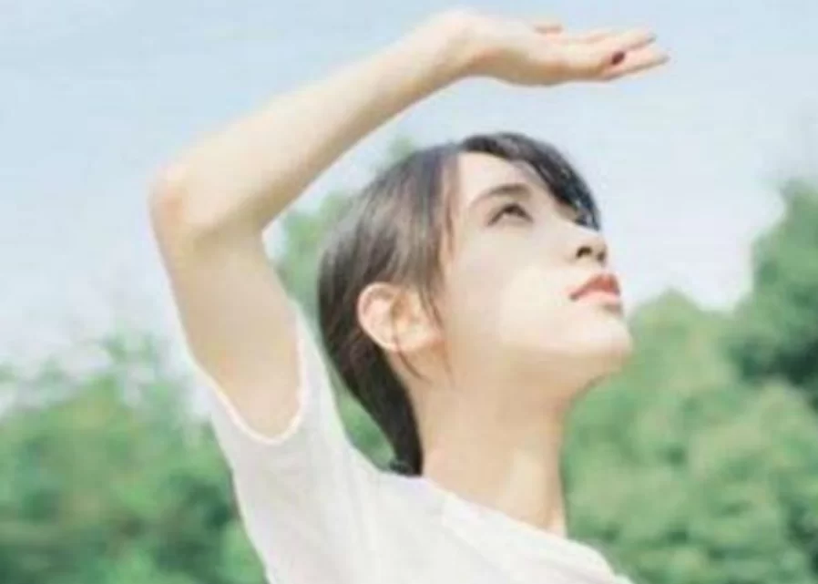 下班后做穿戴甲副业靠谱不,适合女生一个人当副业做吗?
