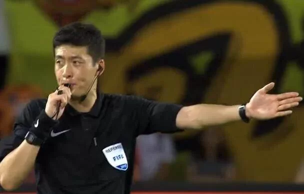 中超裁判的副业有哪些，女裁判和买买提江靠副业怎么辛苦赚钱？