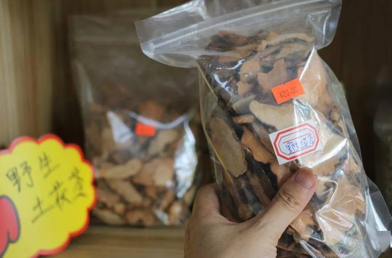 中草药副业搞啥靠谱？茯苓功效多，闷声赚钱这条路可行吗？