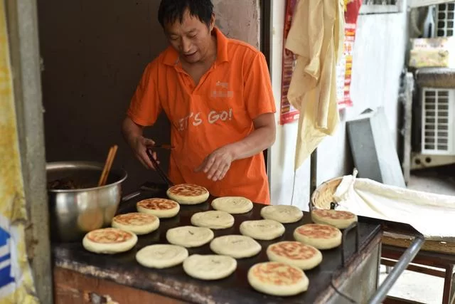 中年男人想创业,烧饼副业靠谱不?这个项目能干出个名堂吗?