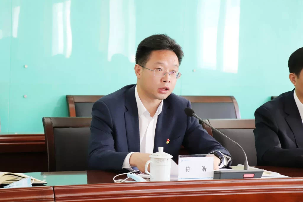 中年人兼职赚钱难?学点技术干自由活儿养活自己行不行?