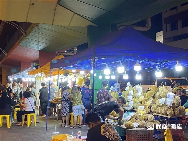 中山副业广场摆摊,副业新手晚上卖啥好又不违规又受欢迎?