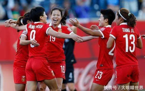 中国女足球员平时除了踢球,真的还要靠兼职打工养家吗?