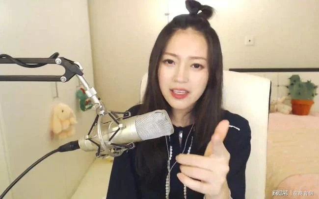 手机上干啥能赚钱?最好还能接送孩子那种!