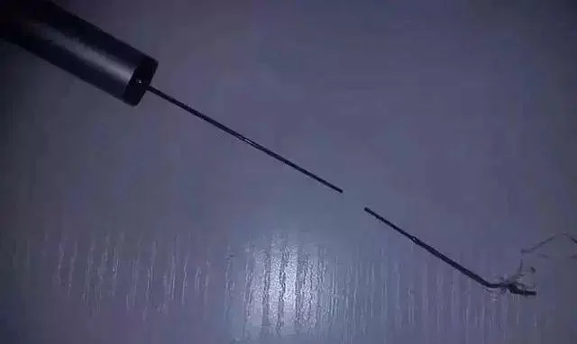 怎样拉鱼竿才能不伤竿又稳稳拿下?