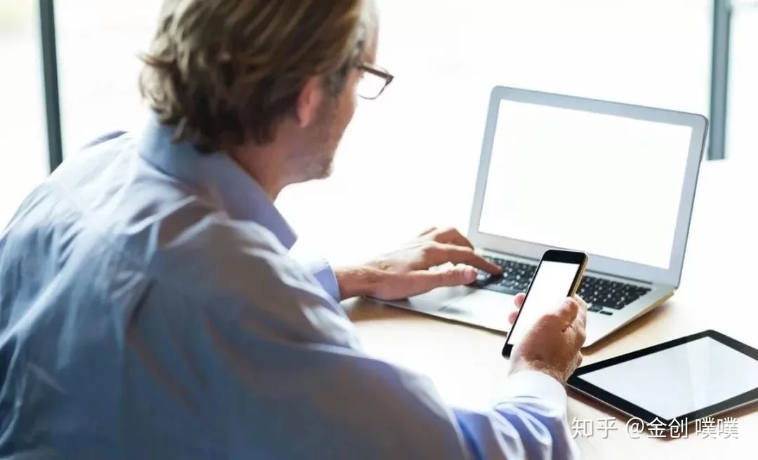 上班族业余时间搞副业挣钱干点啥好？哪些路子比较稳定又能赚外快？