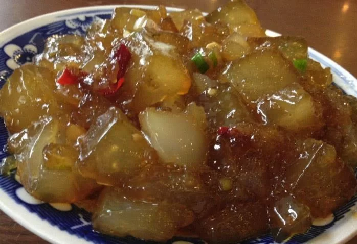 女孩子喜欢逛什么地摊,哪些小吃最受欢迎?