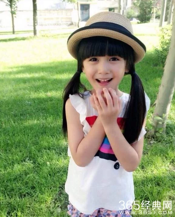 00后女生兼职做主持,到底能不能找到适合自己的校园主持机会?