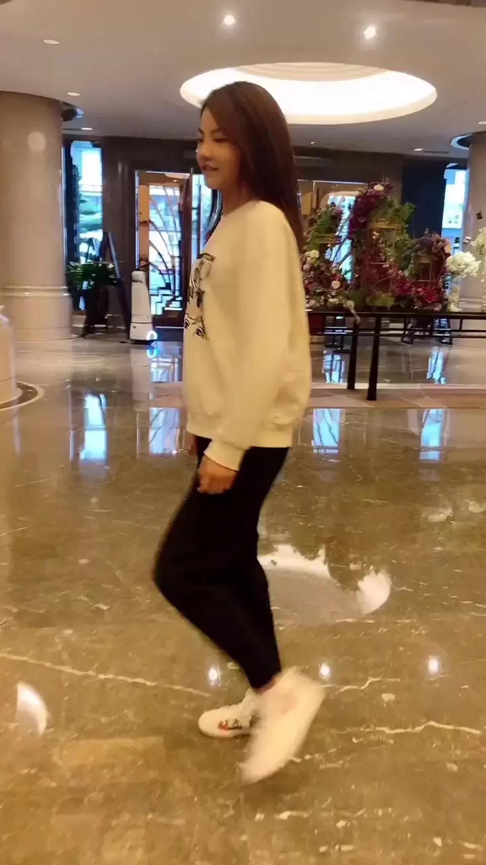 00后女生创业做副业哪些小项目也比较适合一个人干又赚钱?