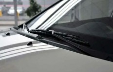 QQ车型雨刷具备喷水功能吗？如何正确安装QQ车雨刮器？