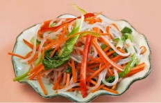 粉丝凉拌菜怎么做才美味？独家技巧大公开！