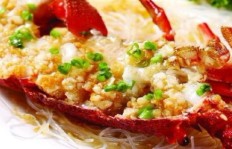 如何做出美味蒜蓉粉丝蒸小龙虾？独家烹饪技巧大公开！
