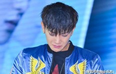 黄子韬粉丝狂热送礼物，背后真相引人好奇？