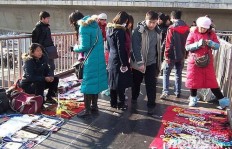 疫情期间摆地摊卖哪些商品最易盈利？