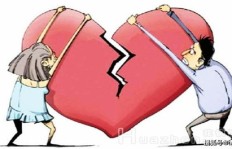 为什么丈夫总是不挣钱？家庭经济压力谁来承担？