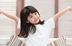 少妇兼职背后隐藏的故事，她的双重生活究竟如何？